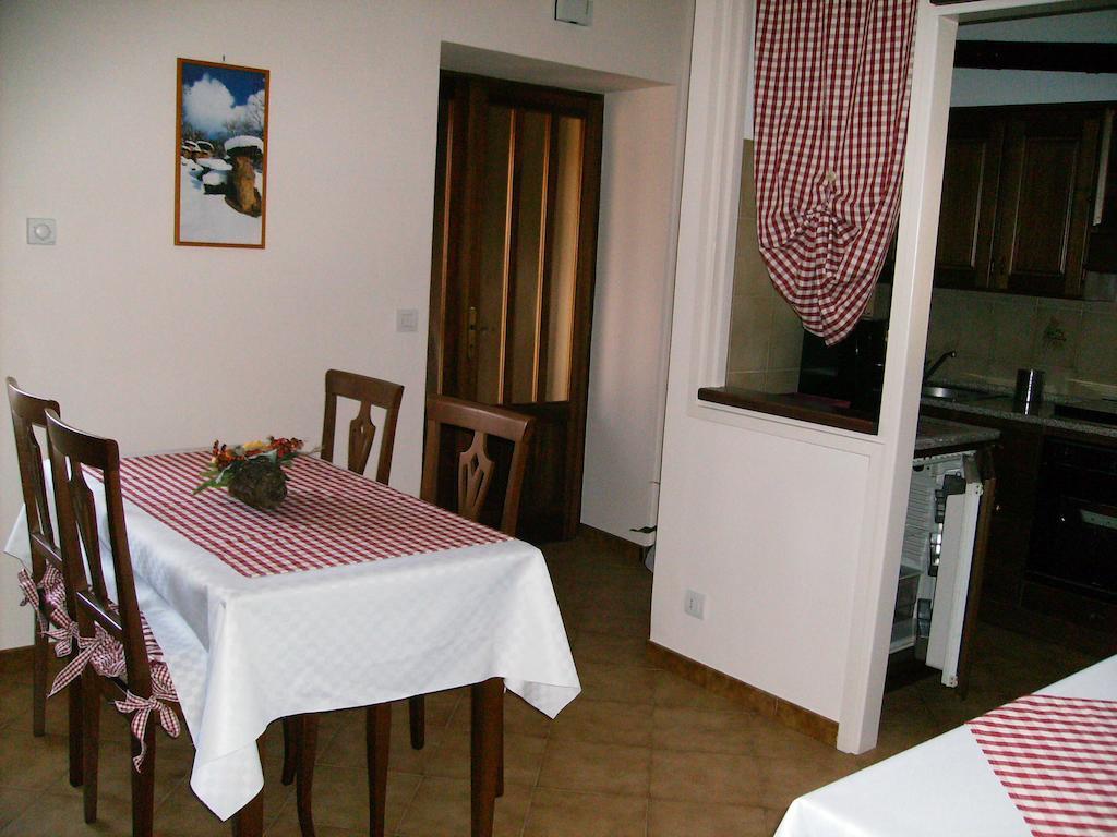 Bed and Breakfast Il Barucin à Villar San Costanzo Chambre photo